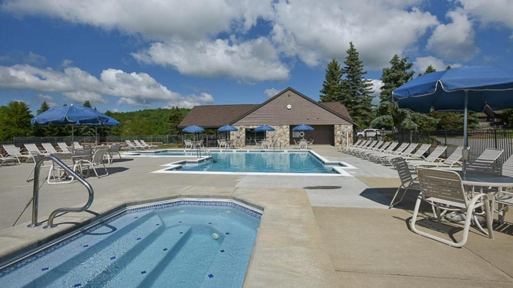 Apartment Seven Springs Sunridge 2 Bedroom Standard - Ski-in Out!