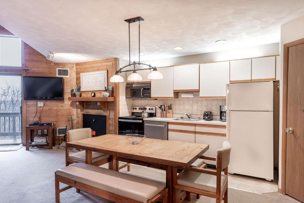 Seven Springs Sunridge 2 Bedroom Standard - Ski-in Out! Champion